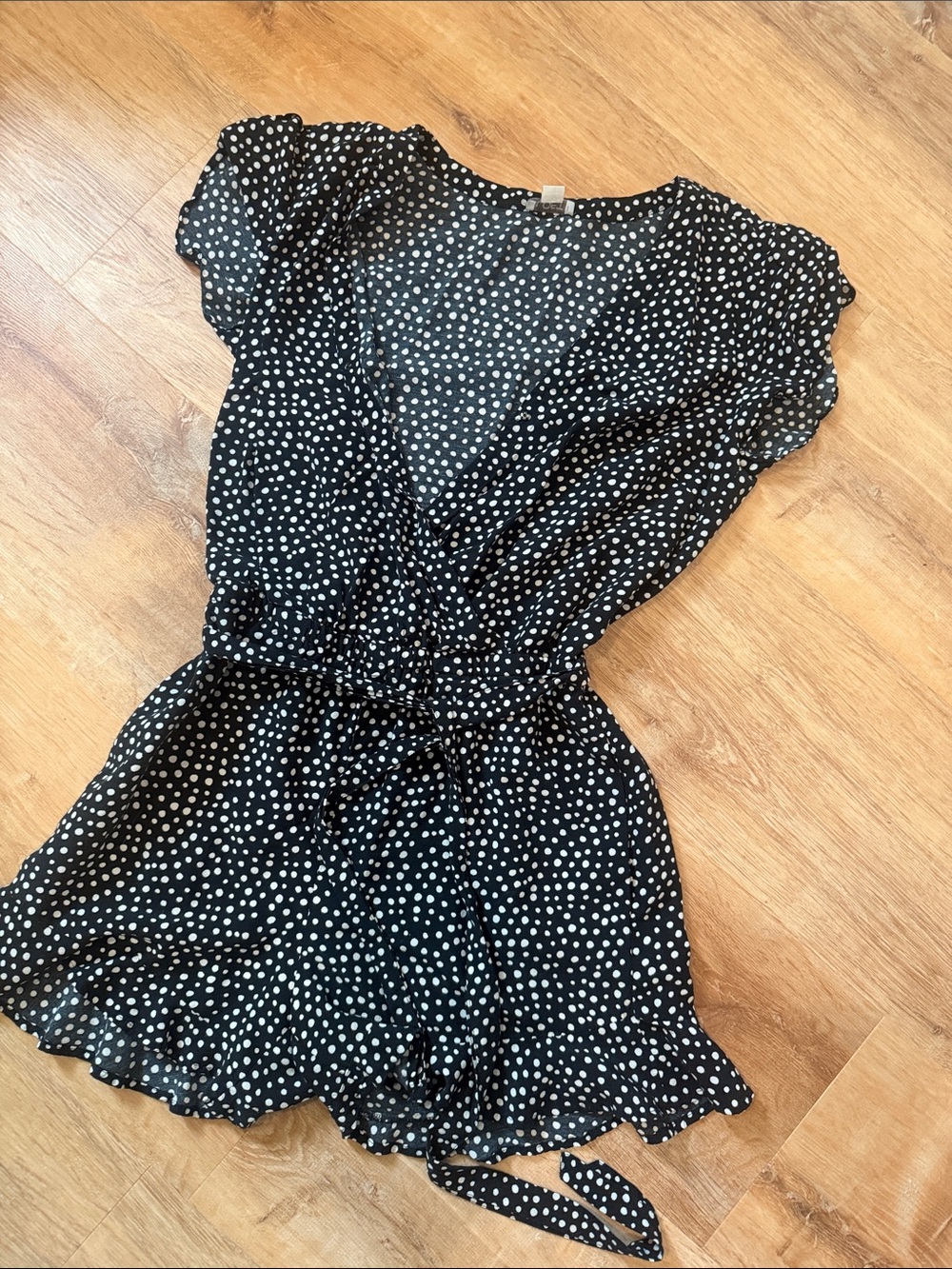 *NWOT* LOFT Black & White Polka Dot Tie-Waist Romper Women’s Small